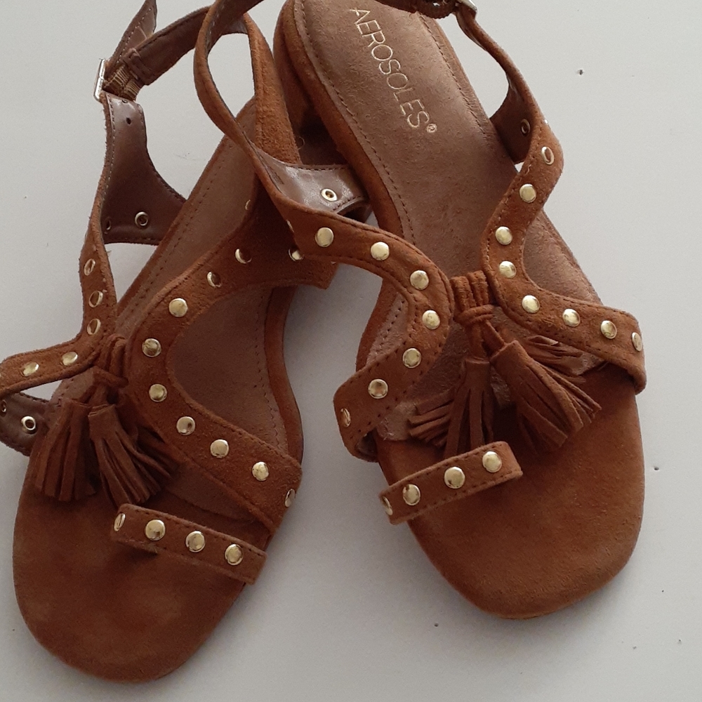 NWOT Aerosoles Suede Sandals